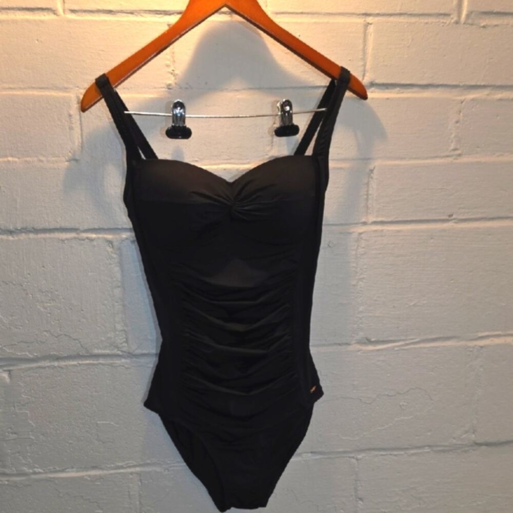 F&F Sz 8 Elegant Black Women's Swimsuit Slimming Full Coverage